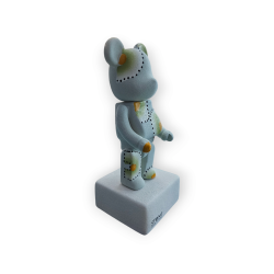 Bearbrick Verde Acquamarina 18cm: Eleganza e Design Unico