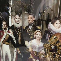 "Hollywood Revolucion: Arte Pop per la Tua Casa"