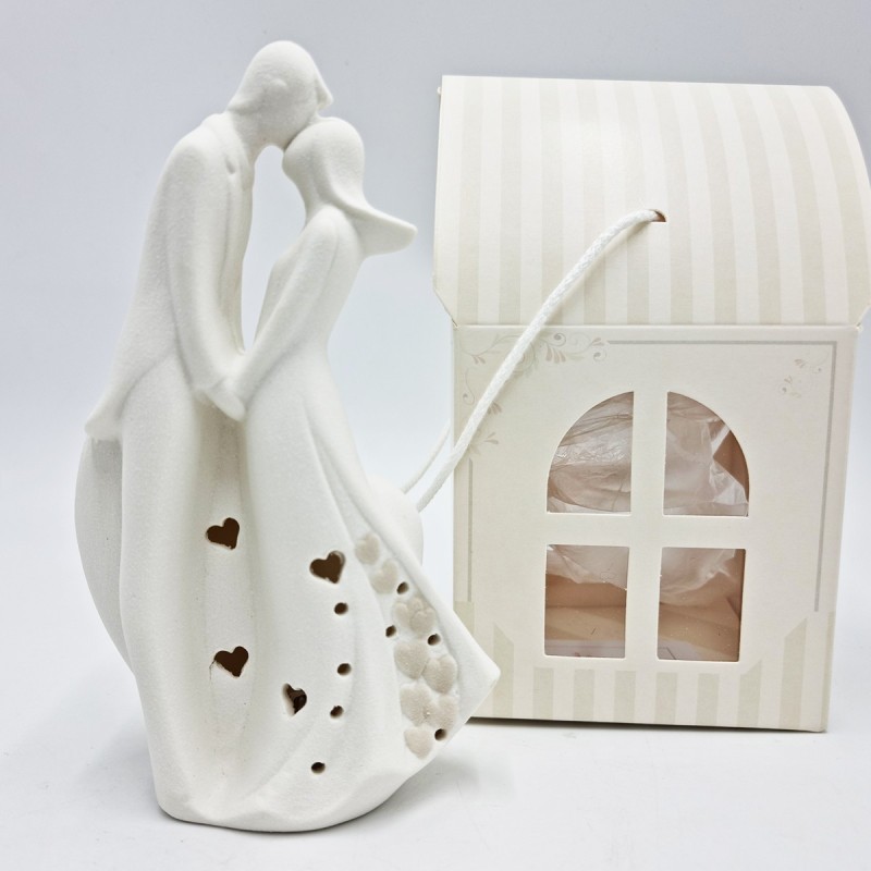 Statua Sposini Ceramica con Cuore e Led - Bomboniere Uniche Statua Sposini Ceramica con Cuore e Led - Bomboniere Uniche
