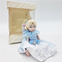 Principessa in Porcellana Azzurra: Bomboniera Handmade Unica
