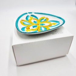 Piatto Triangolare Ceramica: Eleganza e Design Made in Italy
