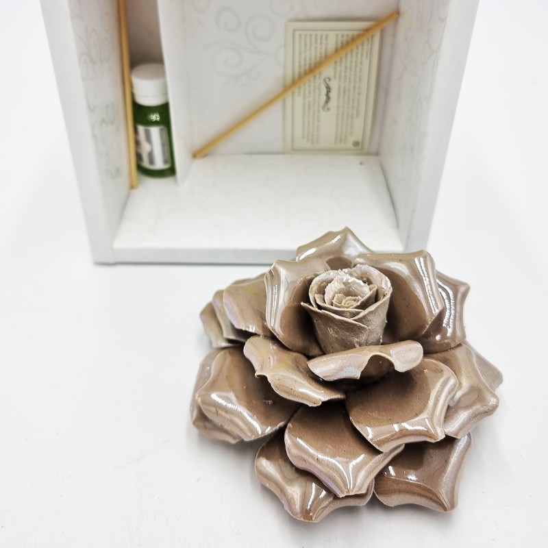 Profumatore Rosa Tortora in Ceramica di Capodimonte - Eleganza e Design Profumatore Rosa Tortora in Ceramica di Capodimonte - Eleganza e Design